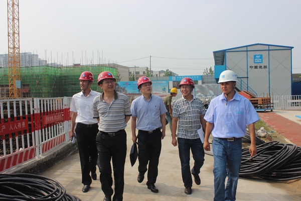 詹先豪、、杨晓彬一行到滨湖项目指导事情