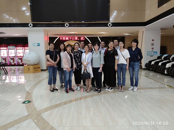 安徽必发地产集团公司机关第一、、第二党支部组织寓目爱国主义题材影片《八佰》